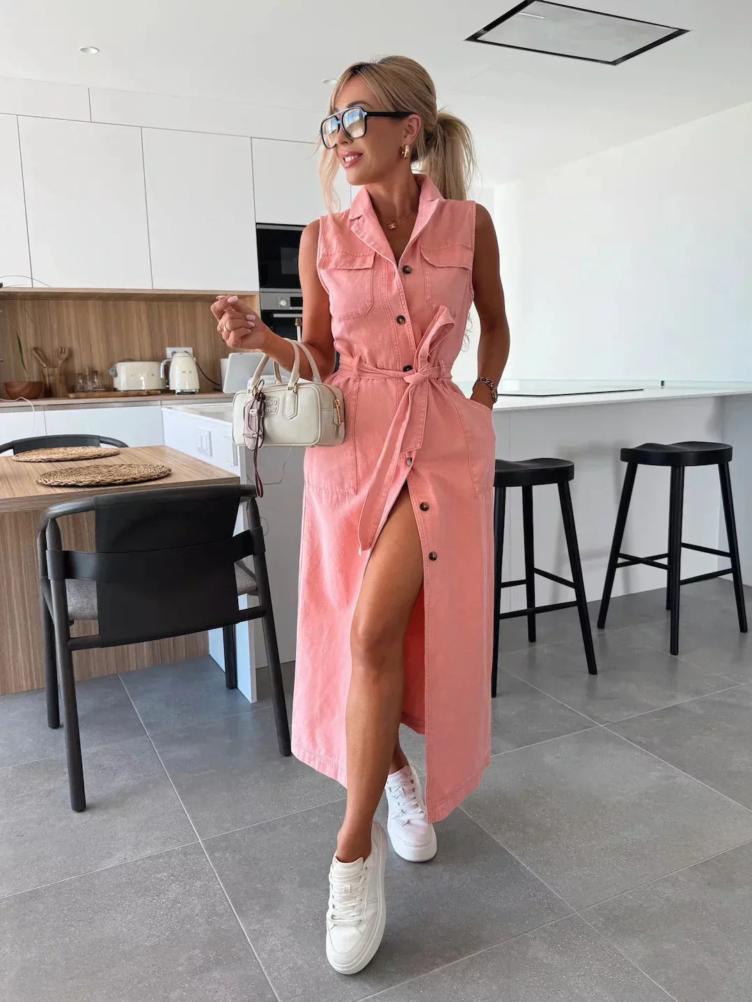 DANIËLA – ROBE EN DENIM SANS MANCHES CONFORTABLE